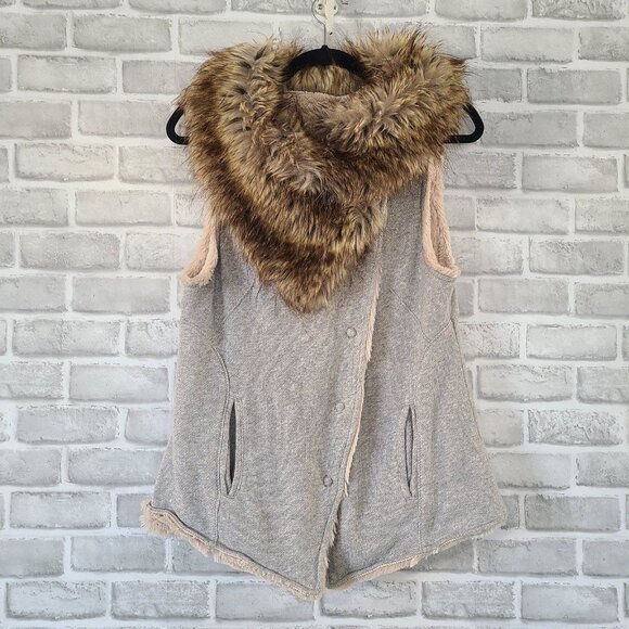 Dylan Clothing Faux Fur Collar Knit Vest Jacket Small Minky Soft Lining - Picture 1 of 10